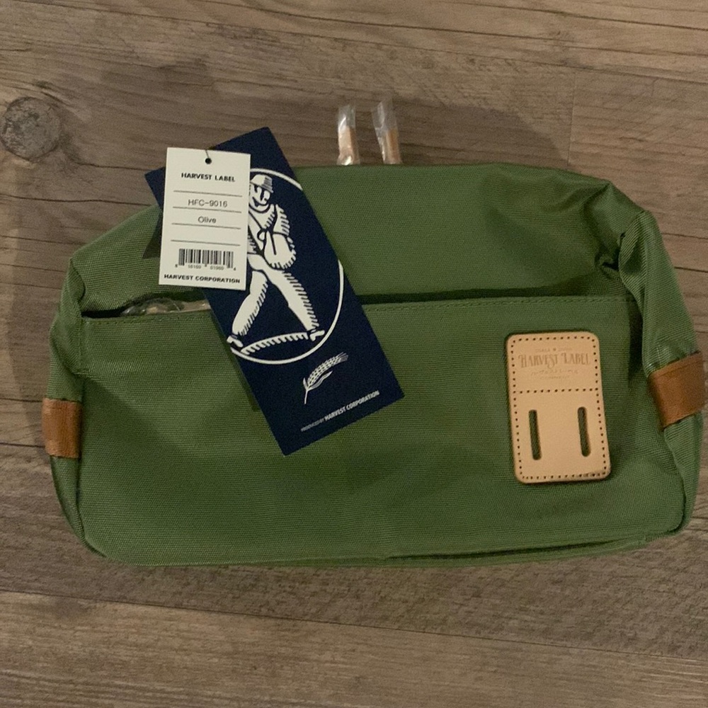 BRAND NEW WITH TAGS HARVEST LABEL FANNY PACK